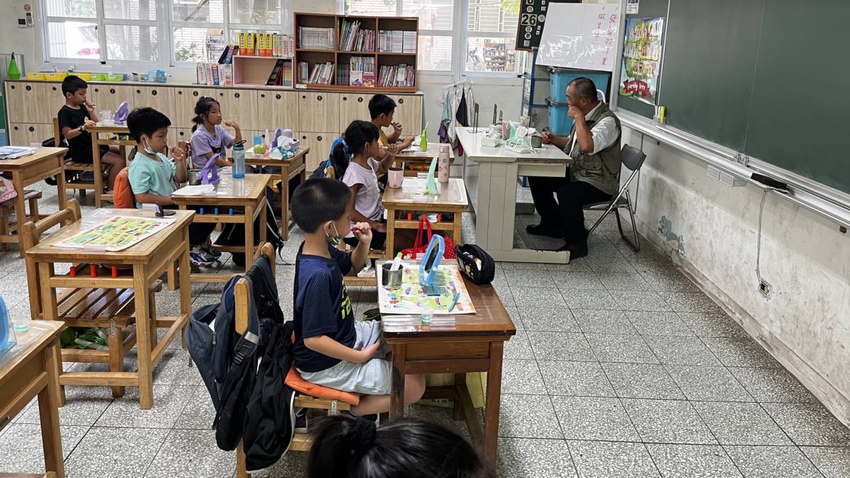 113學年度「口腔保健績優學校遴選」-特優-新北市瑞芳區瑞亭國小-校長親領正確刷牙