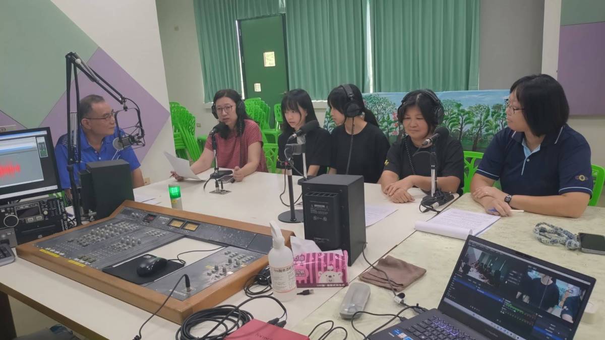 1140926王宏寶校長訪問後壁國中校長高儷玲，學務主任柯淑婷、偶戲社包綉月老師，學生蘇蘇筑，施佩珊