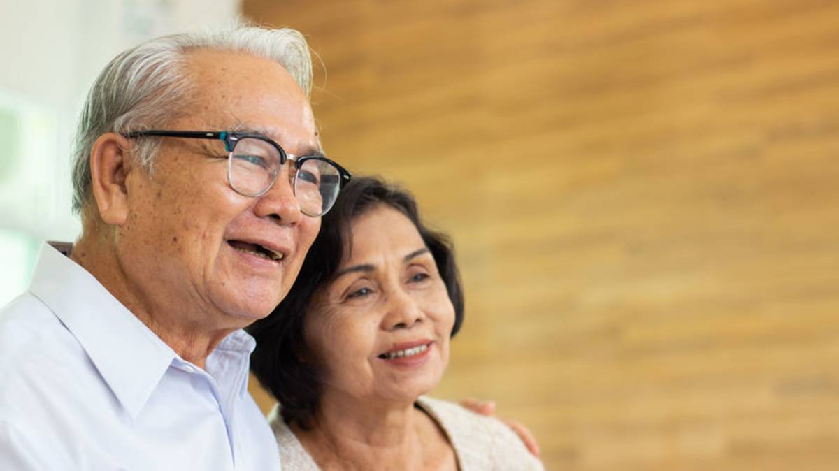 本集節目邀請林則豪驗光師談樂齡族的視力保健問題。