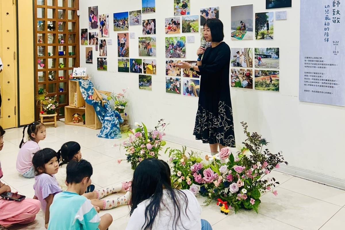 蔡處長親自為展覽開場，希望讓更多人感受幼教老師在幼兒教育現場的努力與堅持。