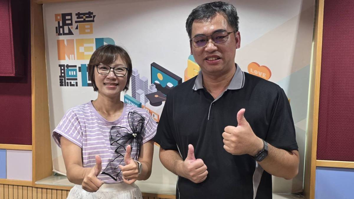 小風與執行長合影