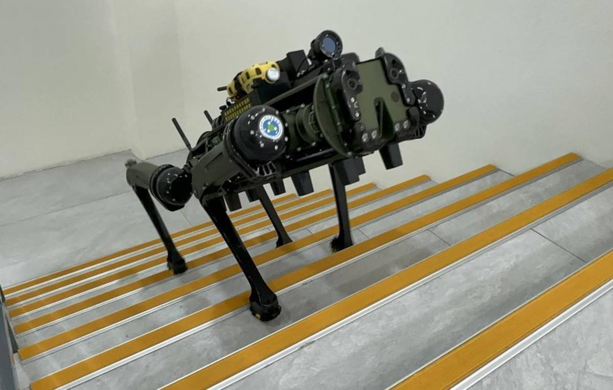 機器犬偵檢，加入毒化物災害防救工作。(環境部提供)