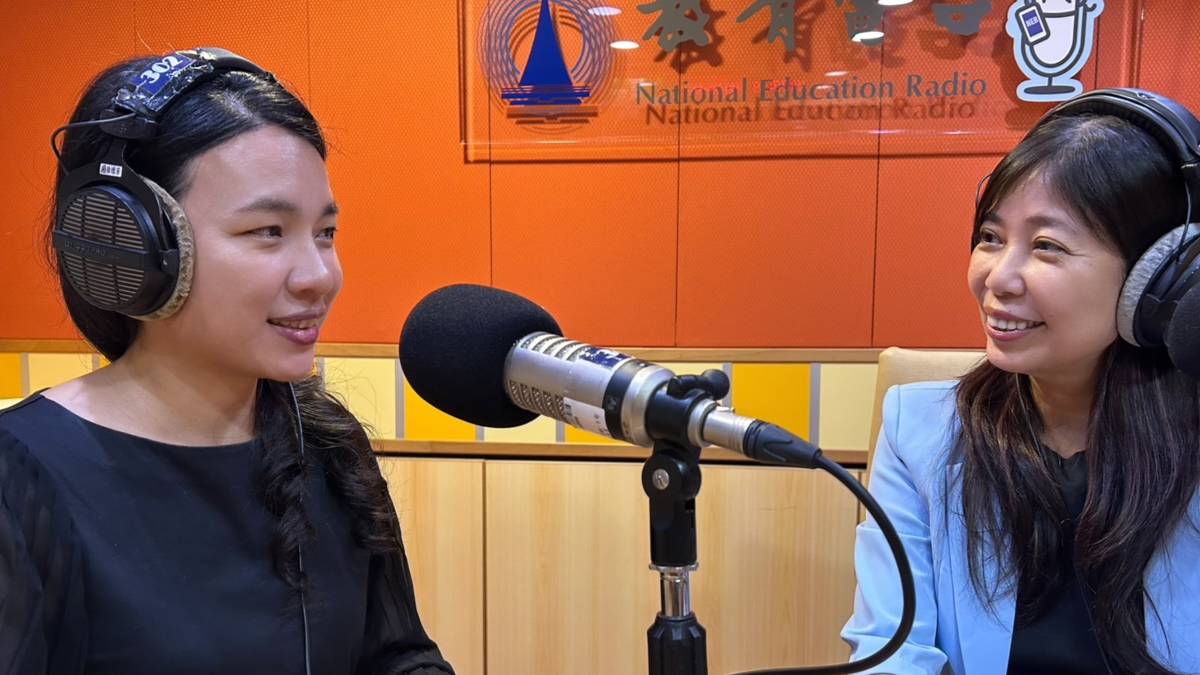 圖2-1鋼琴演奏家魏美惠與端端主持人