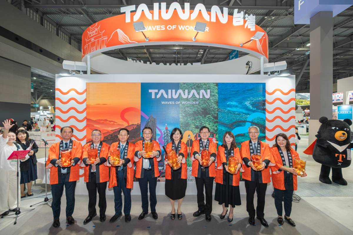 Tourism EXPO Japan 2025臺灣館開幕式大合照。（故宮提供）
