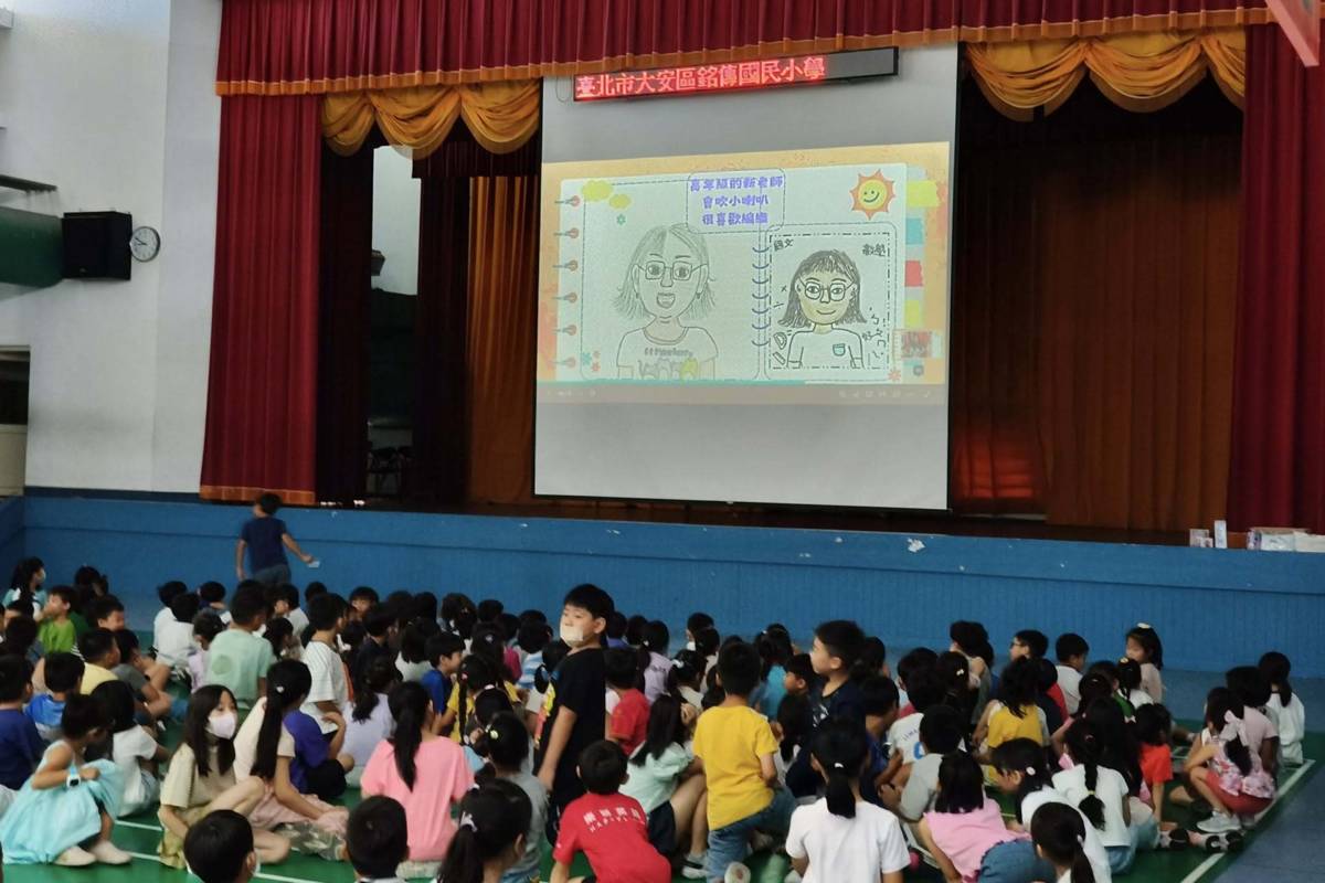 銘傳國小學生畫出老師的專屬模樣，全校學生一起猜一猜