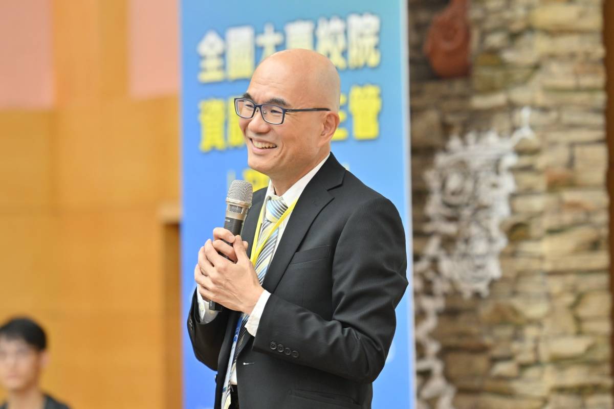 臺東大學鄭憲宗校長致詞強調，西部有百工百業的製造工廠，希望東部結合農業、觀光與照護產業，打造AI花園。

