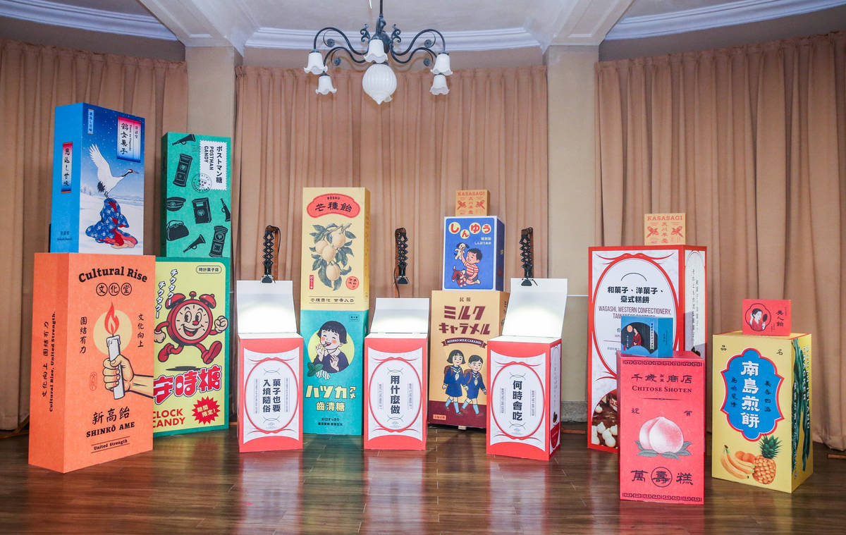 特展現場陳列日本知名零食