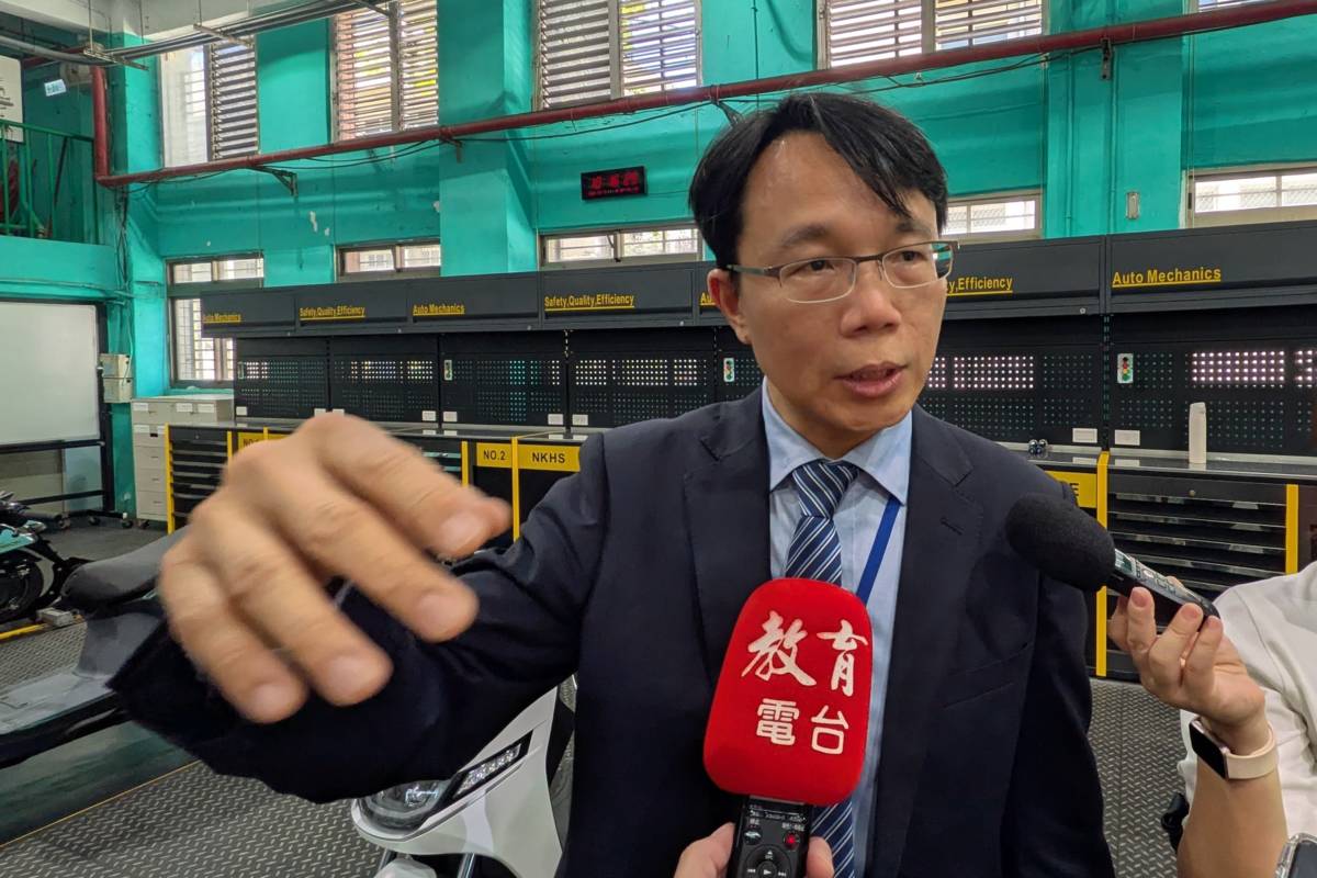 南港高工校長蕭為康表示，為讓電動車技術向下扎根，將提供國中生見習和實作機會

