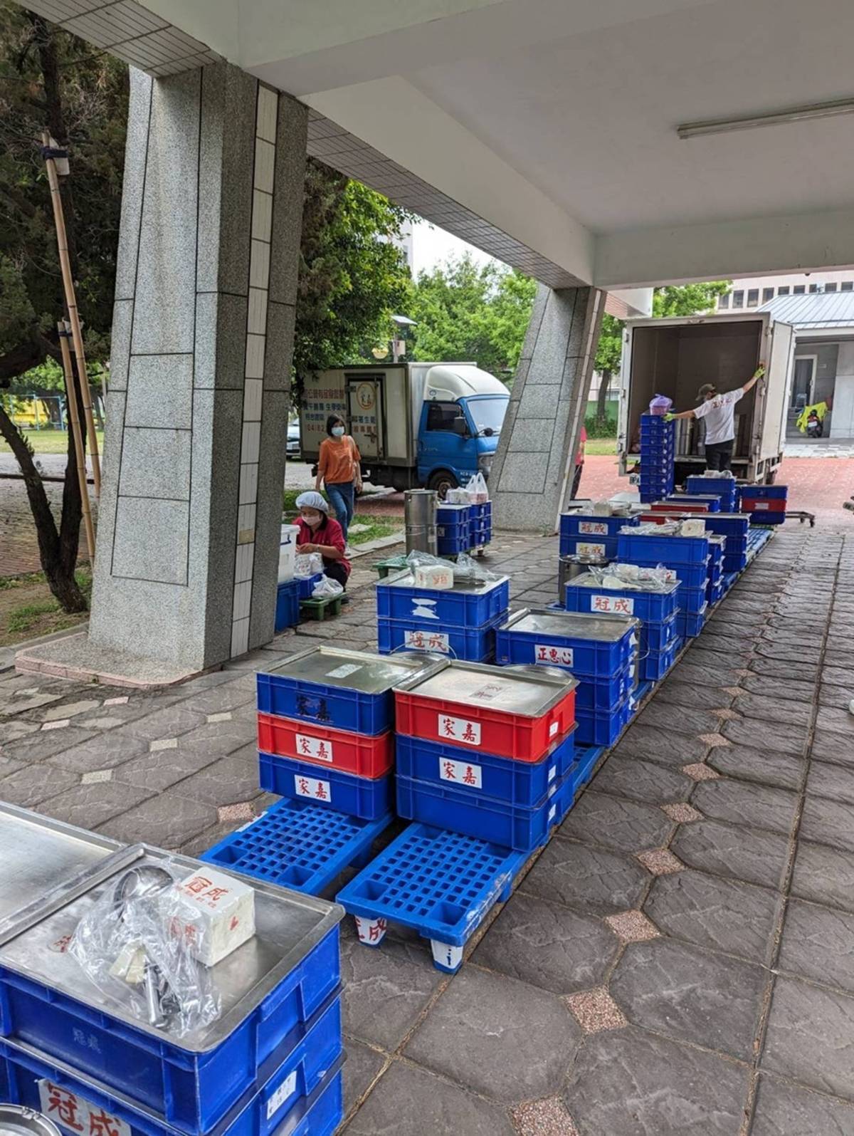 教育部校園食品輔導訪視學校午餐備餐情形 (教育部提供)