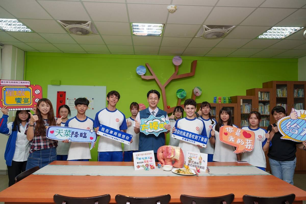 草屯商工張正彥校長帶領學生品味星級饗宴 (教育部提供)