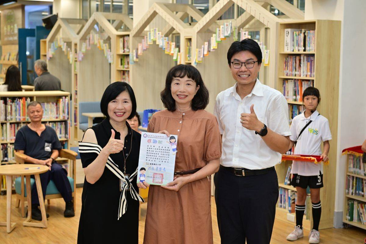 知名繪本作家童嘉為母校的新圖書館創作插畫牆