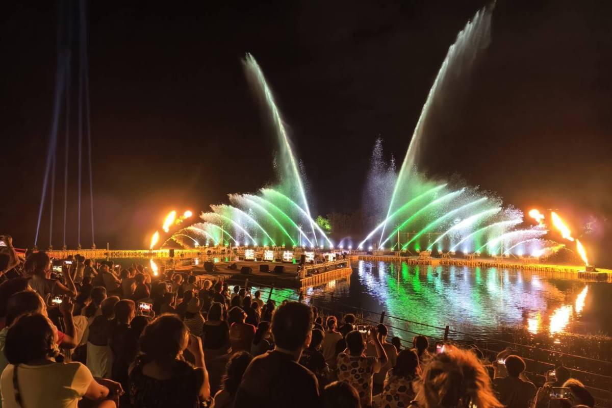 結合水舞展演、湖面音樂、海洋慢市集及水域遊憩體驗的盛宴--「2025藍海生活節」，連續9天逾3.5萬人次參與。