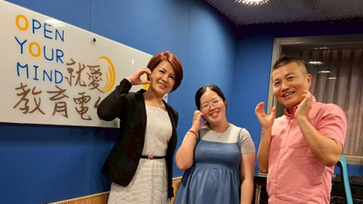 柬埔寨陳靜華與陳迎薫、常罡合影