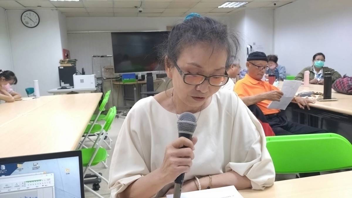 心樂齡學苑：信義國小樂齡學習中心學員 葉麗卿 談 ~ 樂齡學習中心服務心得。