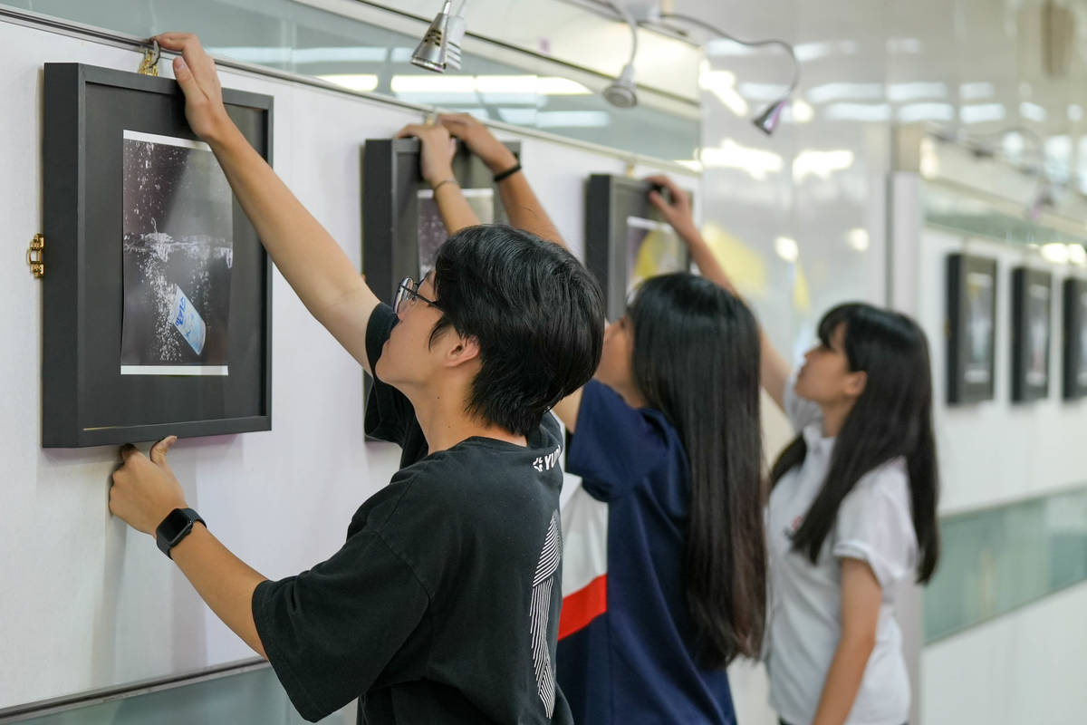 臺北市育達高中第六屆「學生青春文藝聯展」在臺北捷運忠孝復興站藝文走廊展出

