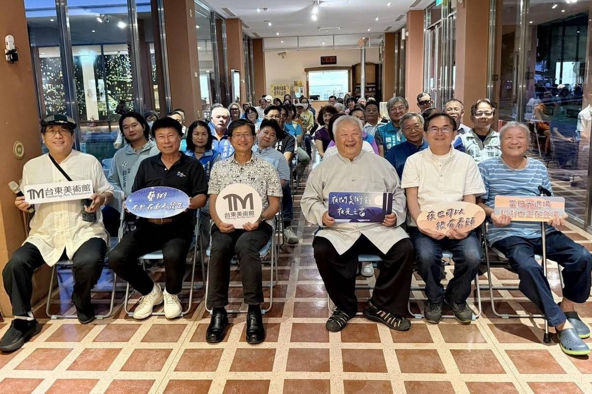 開幕典禮中，各界嘉賓踴躍前往祝賀。