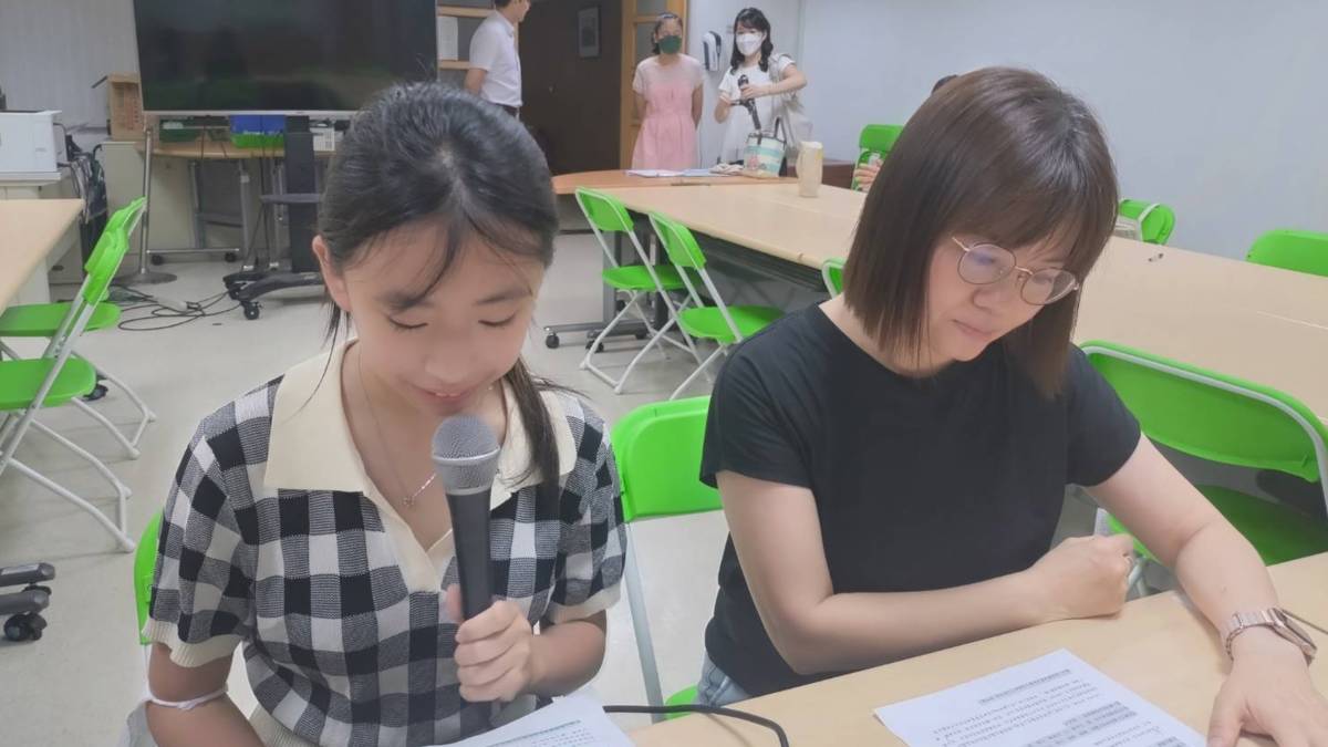 校園小主播：日新國小 陳芯卉 同學、曾雅琪 老師 談 ~ 家鄉故事繪本