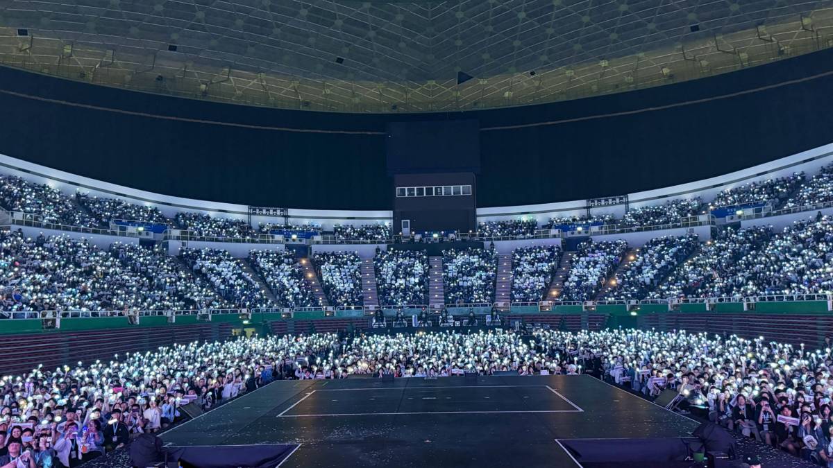 粉絲們組織排字應援，字樣為「MY OCEAN」