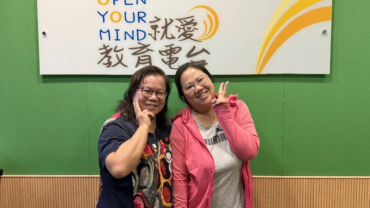 書法藝術家游阿好老師、助教謝佳萍