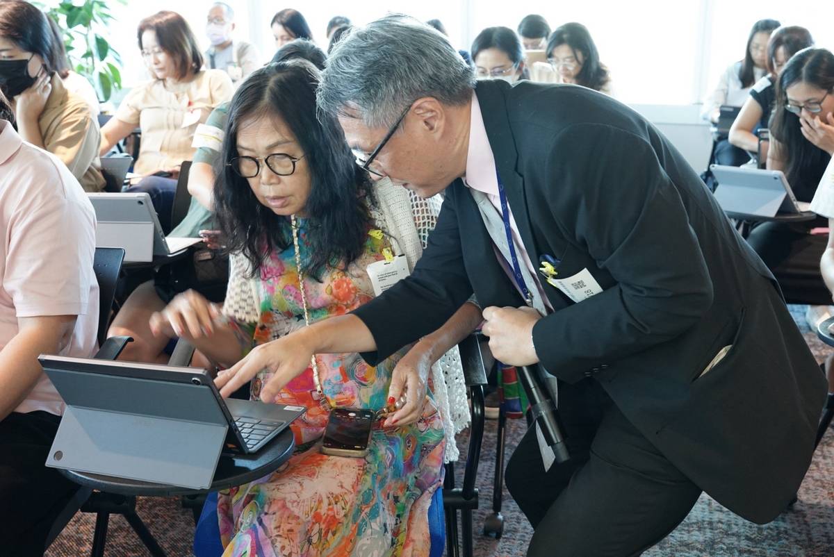 家長了解數位學習環境的發展與趨勢，陪伴孩子善用科技自主學習