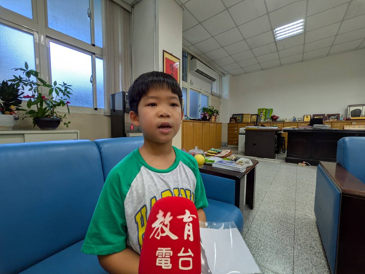 學生蘇靖程表示，製紙的過程雖然有趣，但玉米紙的製作難度真的很高