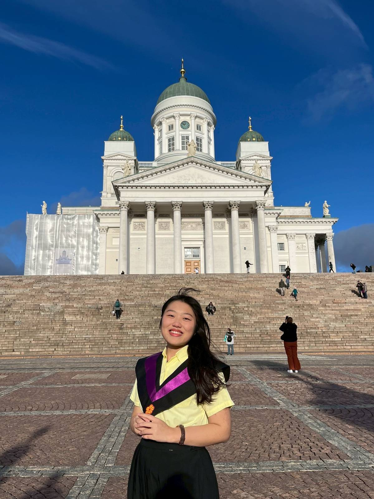 大學時，透過獎學金前往芬蘭體驗不同的教育模式。