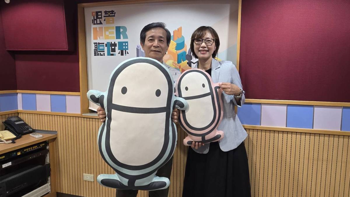 小風與莊守正教授合影