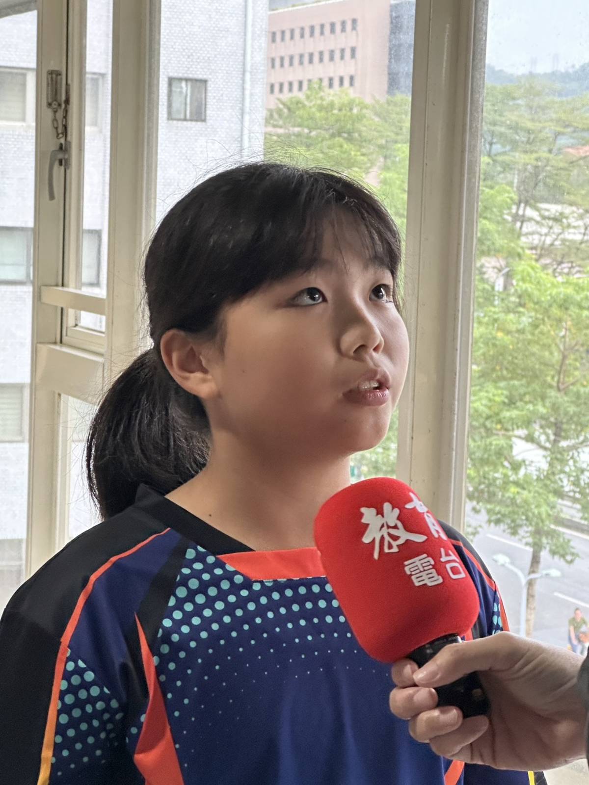 第一次和長者組隊參賽的選手李孟倢表示，很開心和長者一起打球

