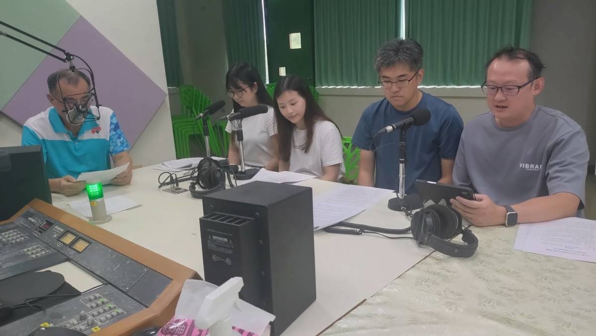 1141031大橋國小鄭博仁、楊宗霖老師、數立學習推動辦公室陳暈嵐、郭筱芳老師，接受臺南教育新風貌王宏寶校長訪問