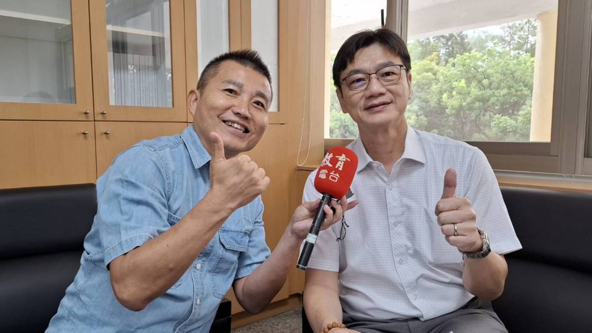 中興大學張照勤副校長與常罡合影 