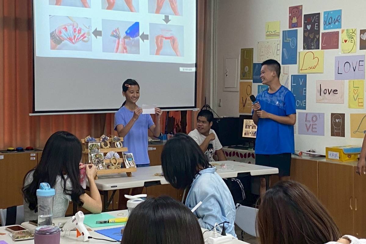 臺灣無貳公益福利協進會培訓憨兒，成為御守製作DIY體驗課程的講師。