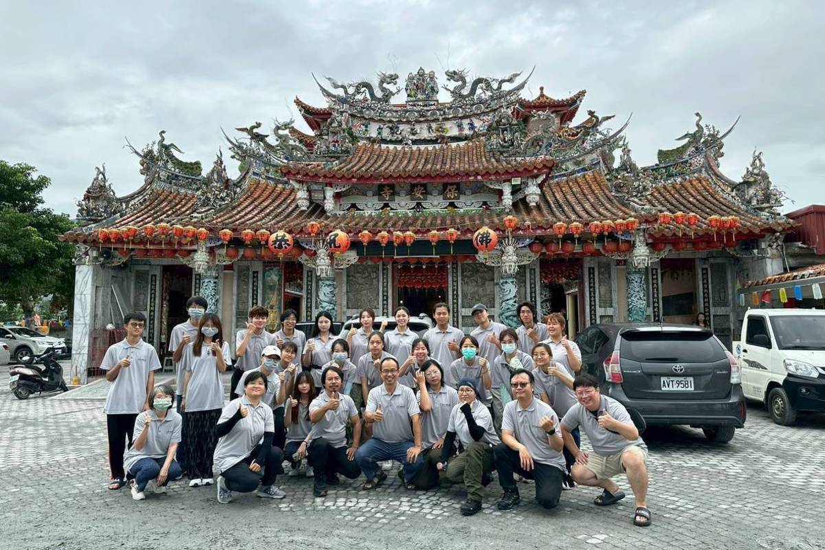 保安寺文物志工小隊於10月24日至26日連假期間，先完成各件文物現況記錄與保存。（圖片來源：臺灣文物保存協會提供）