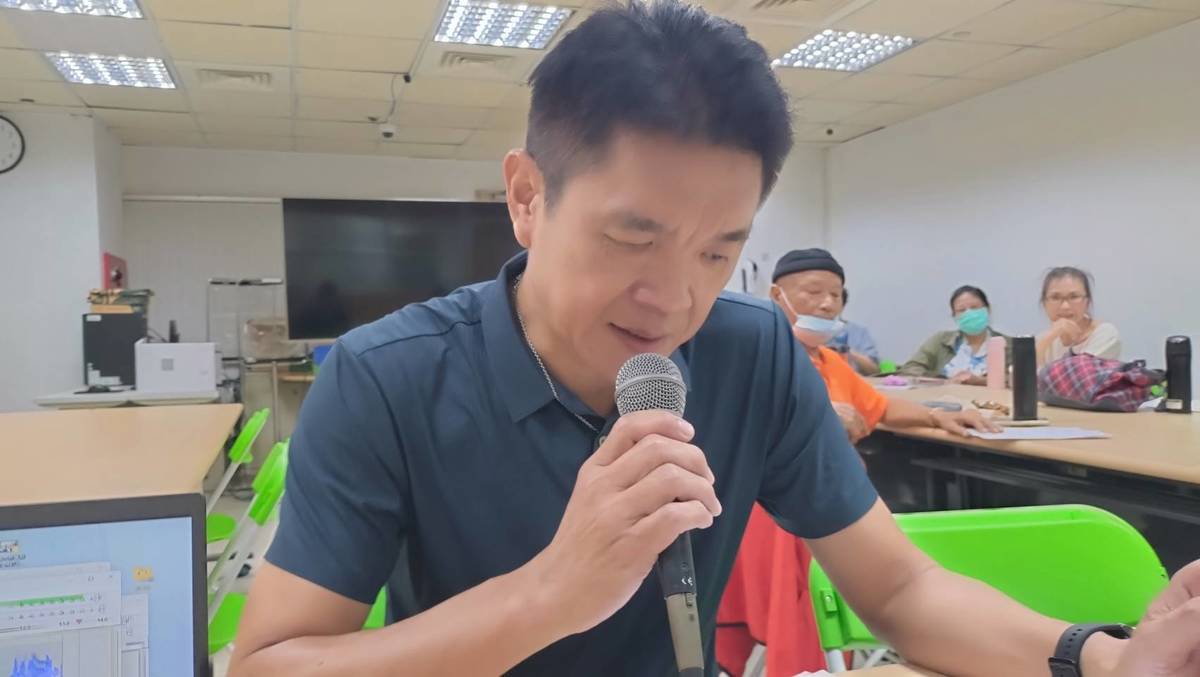 心樂齡學苑：信義國小樂齡學習中心 馮郁元 校長 談 ~ 樂齡學習中心。