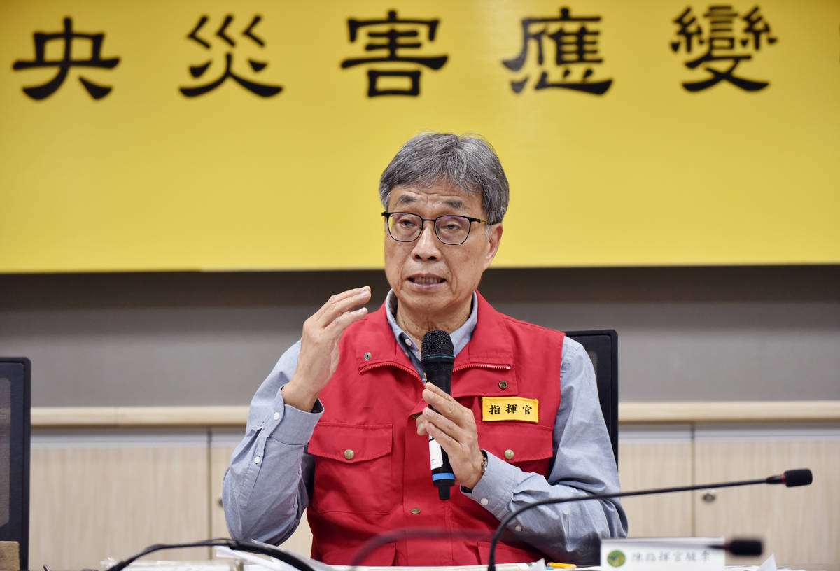 陳駿季指揮官表示，臺中梧棲案例場在經過兩次清消後，仍分別在飲水區及牆面驗出兩處病毒核酸。