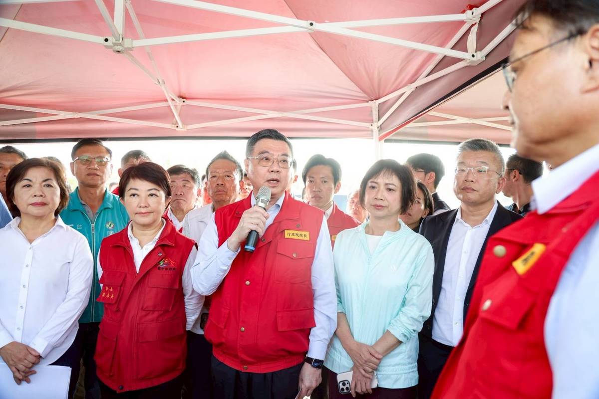 卓榮泰院長視察臺中市文山垃圾掩埋場