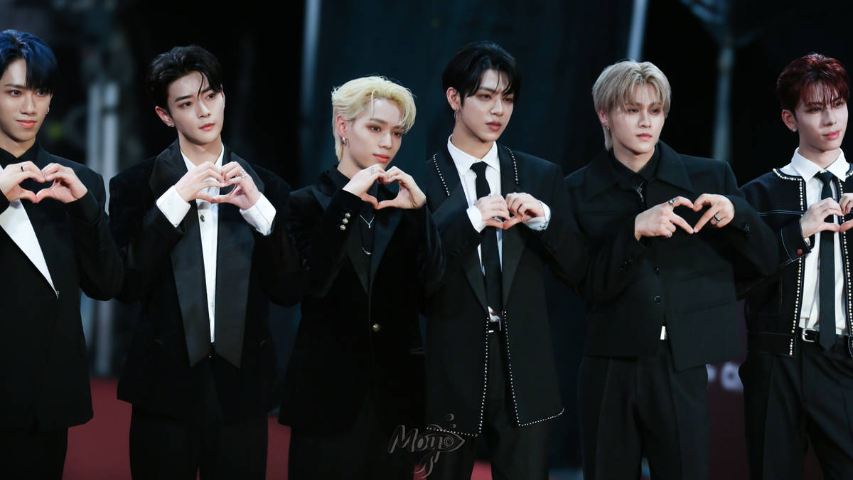 SEVENTOEIGHT出席第60屆電視金鐘獎（由左至右：义翔、學駿、帝翁、麒文、美祥、柏佑）