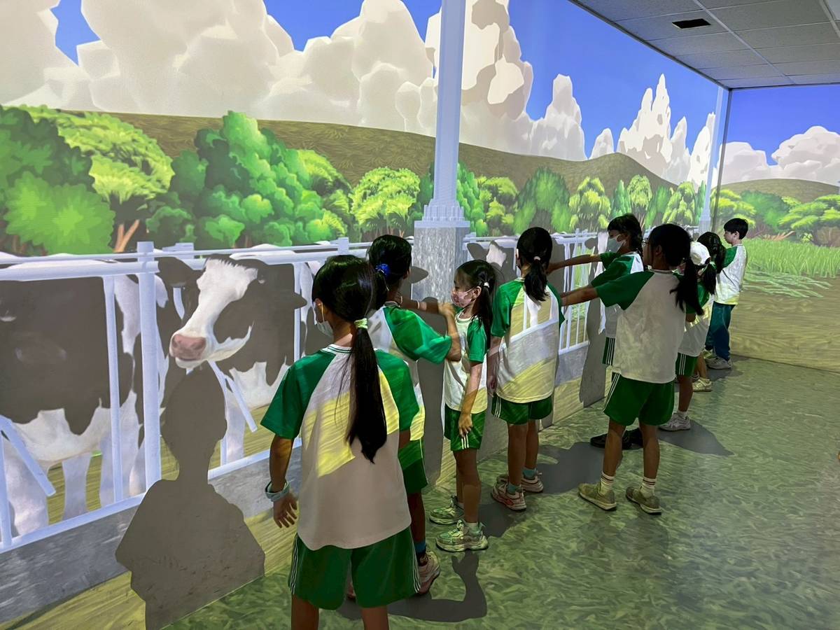 牧場內打造沉浸式互動體驗，學生在趣味中學習
