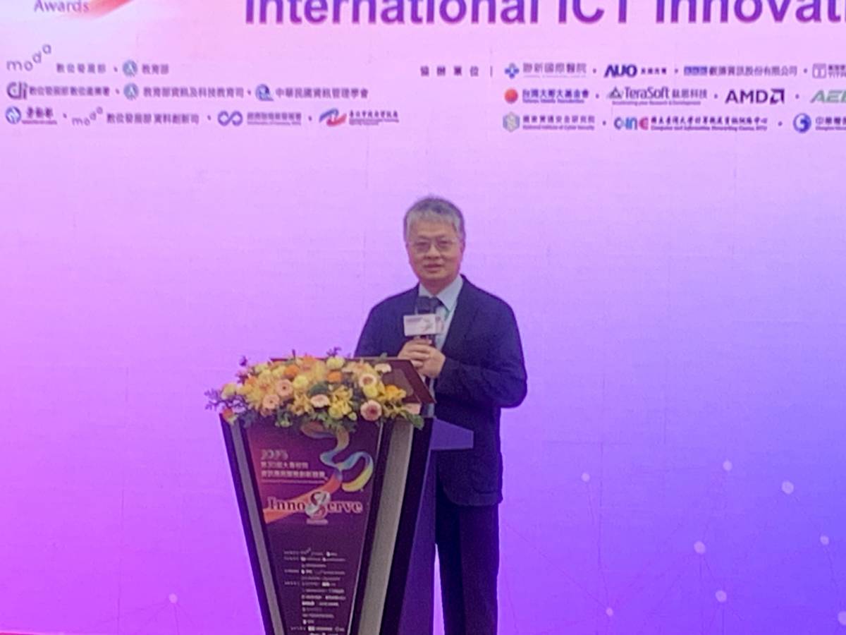 教育部次長劉國偉致詞 (記者石耀宇攝)