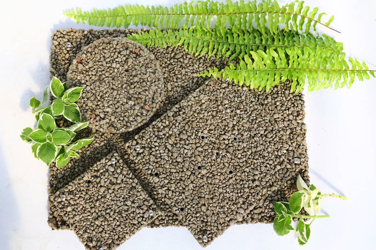 火山浮石手作植生板可依個人療育感受，選用不同大小顆粒排列與灌製外型，製作專屬自己的獨特植生板。