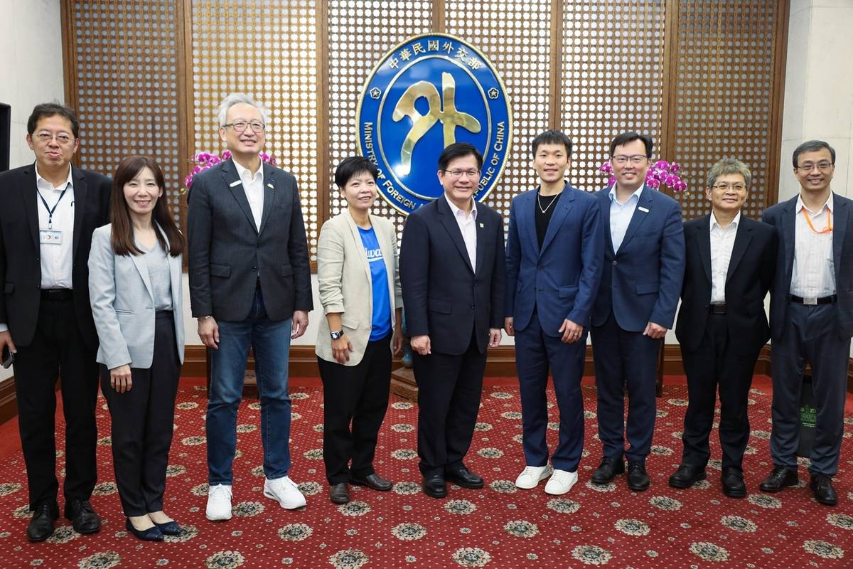 運動部與外交部今召開「外交、運動雙部長會議」貴賓合影。(運動部提供)
