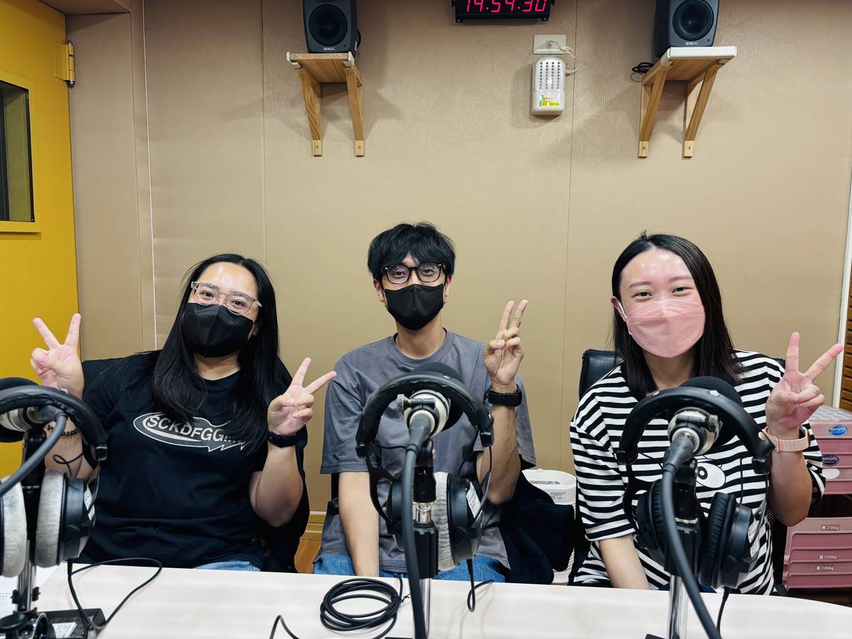 張佳嘉、潘邦育，以及程姿婷社工(自左到右)分享陪伴逆少與家庭的過程