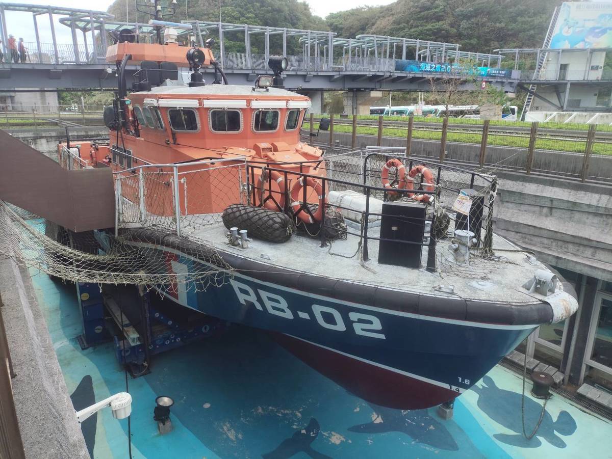 探索「海中不倒翁」搜救艇RB-02