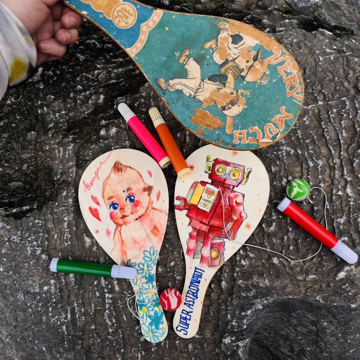 11月15日至16日「臺灣玩具博物館」將透過拍板球DIY與捏麵人體驗，帶領親子互動