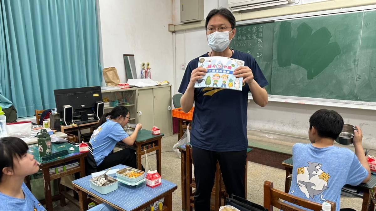 113 學年度「健康體位績優學校遴選」特優－臺南市北區立人國民小學－校長入班餐前五分鐘宣講