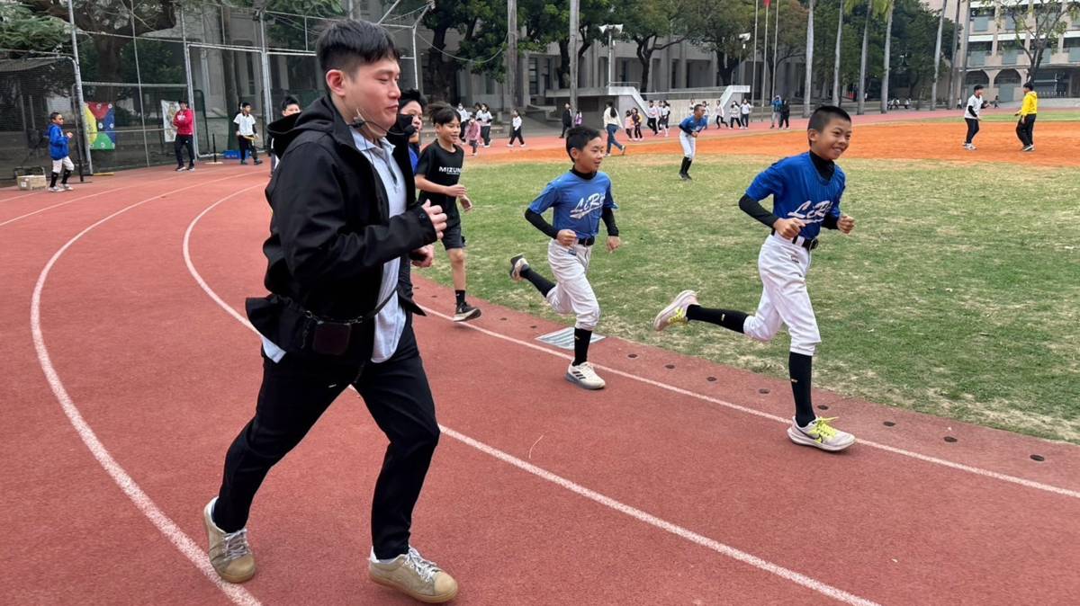 113 學年度「健康體位績優學校遴選」特優－臺南市北區立人國民小學－師生結伴運動