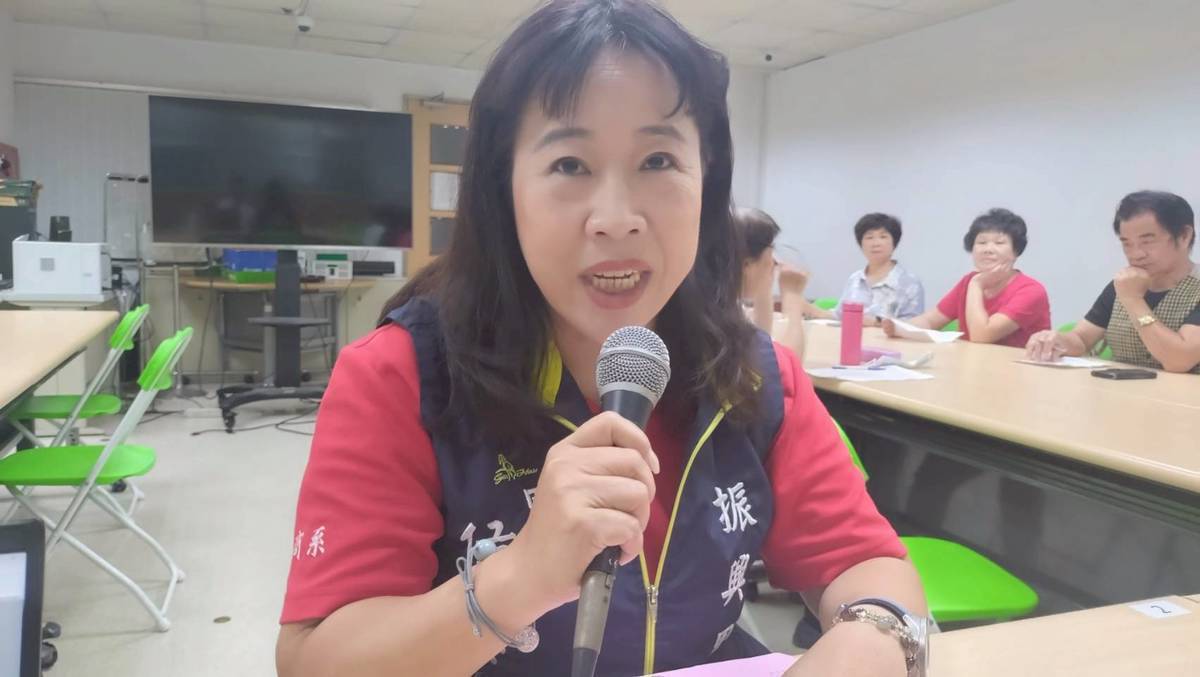 心樂齡學苑：台南市北區樂齡學習中心 候美惠 里長 談 ~ 樂齡學習中心