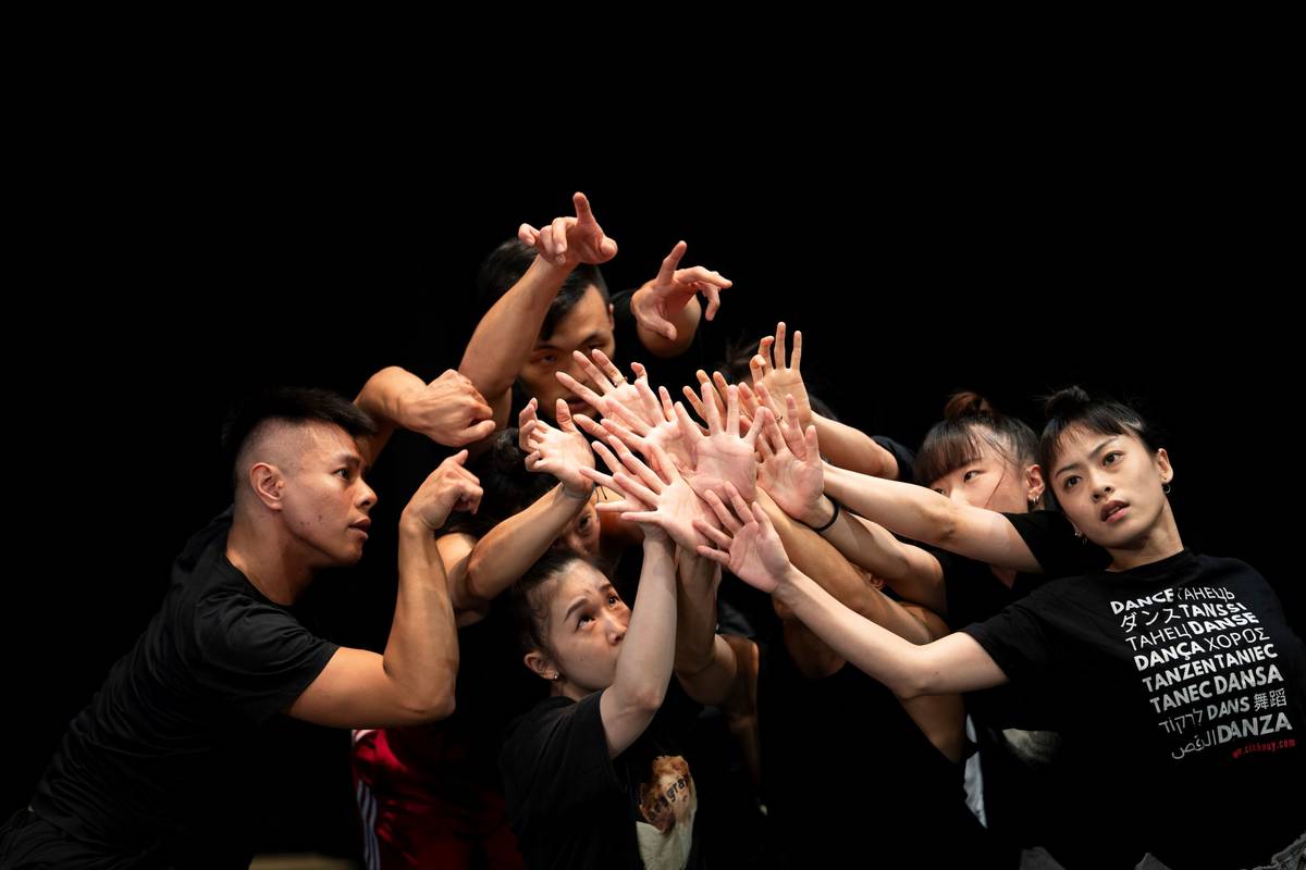 翃舞製作《羽人》即將展開北美巡演，在臺北試演場排練狀況。（李欣哲攝影，翃舞製作提供）