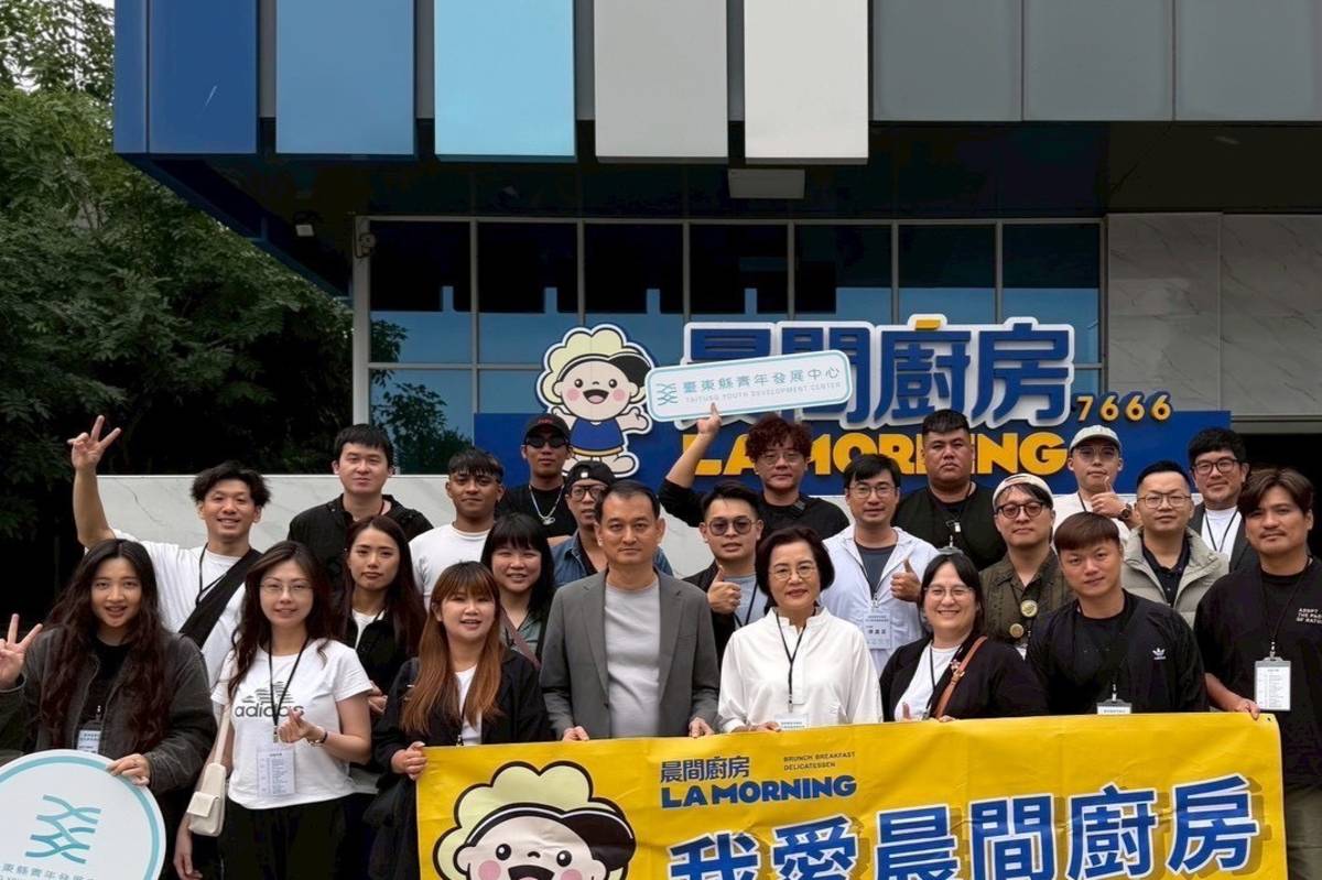 臺東青年委員參訪屏東「晨間廚房企業」，了解青年如何以地方食材打造品牌故事。
