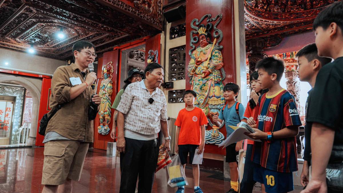 新興國小走訪德林寺記錄在地信仰與公共空間(圖片/微光生活設計室提供)