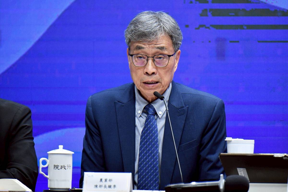 農業部部長陳駿季說明政策。(行政院提供)